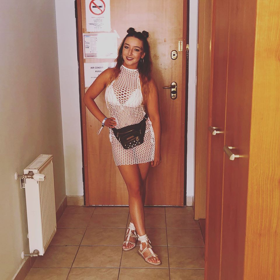 Sexy Brunette