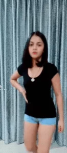 bitch dancing throwing her ass with camel toe